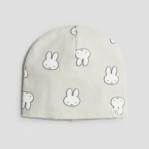 H&M Beanie with Cute Bunny rabbit Print